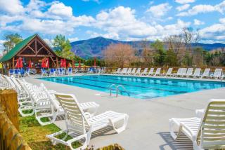 Mountain View-Huge Fenced Yard- Pool Table-hot Tub- Fire Pit-Pet friendly - Sevierville - 3