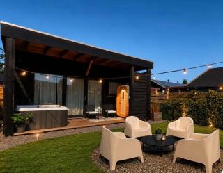 Cozy wellness family house with private garden & jacuzzi & sauna between Amsterdam Haarlem and Schiphol Airport - 1
