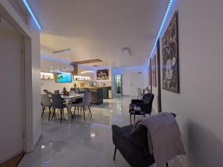 Prime Old Town Location with 3 Bedrooms for 1-7 Guests - 9