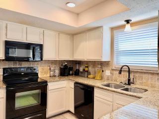 Katy Hideaway - Charming 3 BDR - 3