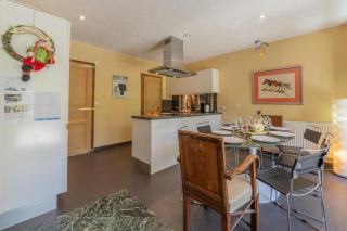 Chalet Glacier - Happy Rentals - 3