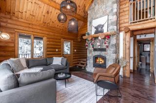 NEW! Grand Timber Chalet - Hot Tub & Billiard - 9