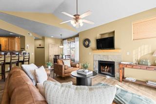 Warm spacious home base at Redstone - walk to shops & dining - 5
