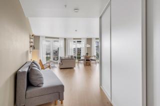 Beautiful Oceanfront Stay l Balcony & Amazing View - 3