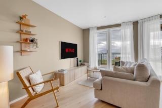 Beautiful Oceanfront Stay l Balcony & Amazing View - 9