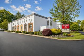 Red Roof Inn & Suites Middleborough - 1