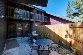 Spacious split-level townhome with private hot tub & game room -close to canyons - 5