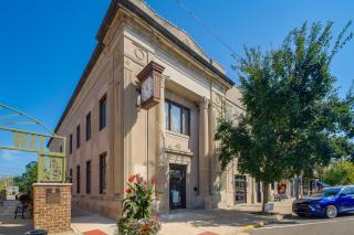 Walkable Main Street Apartment in Princeton! - 7