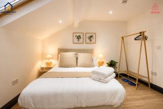 Stunning Skyview 2BR flat , fast Wifi - Home Away from Home - 7