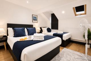 Stunning Skyview 2BR flat , fast Wifi - Home Away from Home - 9