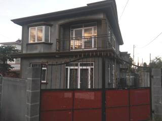 Charming House in Curepipe + Garden - 0