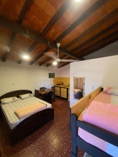 comodo departamento en el centro de Pilar - 2