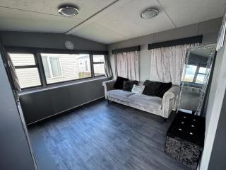 Glamorous Caravan by the sea at Harts, Leysdown - 0