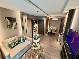 Erawan 75 sqm2 bedrooms 2 bathrooms pool view fample parkingsmart toiletbathtub - 0