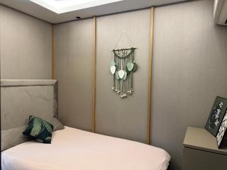 Erawan 75 sqm2 bedrooms 2 bathrooms pool view fample parkingsmart toiletbathtub - 3