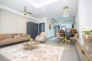 Contemporary Luxury 2 Bedroom, Labone Accra - 4