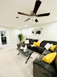 Cozy Retreat On The Eastside Estate sleeps 4 - 3