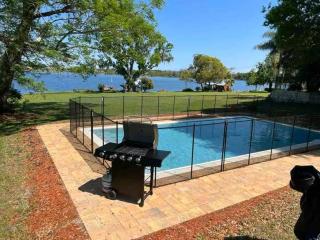 Luxurious 5 Bed Lake House 3 Min from Universal - 0