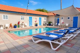 Aruba Hideaway wPool King Bed - 1