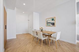 Chevron Renaissance 3 Bedroom Executive Sub Penthouse - 4