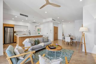 Chevron Renaissance 3 Bedroom Executive Sub Penthouse - 1