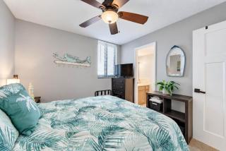 Beachfront Condo Panama City Beach Gulf Front Views walk to Pineapple Willy's - 6