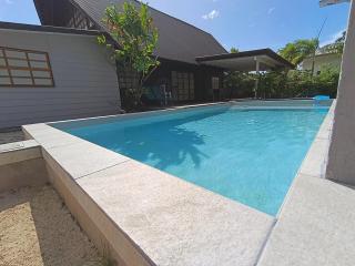Moorea Pool & Lagoon House - 9