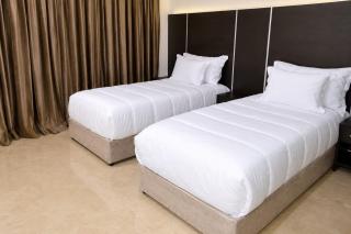 HOTEL BEAUTIFUL - 2