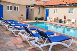 Aruba Oasis Pool King Bed - 8