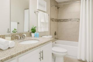 Serene 1BR Near Heights | Pool, Laundry, BBQ - Houston - 3