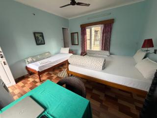 Hotel Unicorn - 1