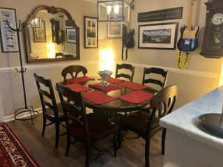 Secluded 3 bed 2 bath condo in Athens close to Five-Points - 7