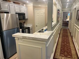 Classic City 3 bedroom 2 bath condo with deck close to UGA, Five Points, and Memorial Park in Athens - 2
