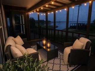 Lakefront Fireside Retreat Paradise - 7