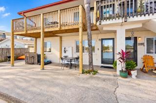 Dockside Daydream Waterfront Next-To-Beach - 1