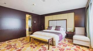 River & Holiday Chongqing Jindaoxia Hotel - 9