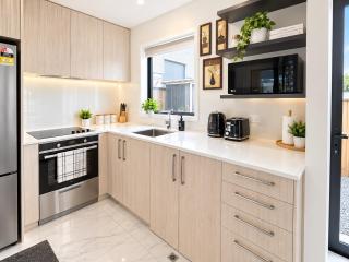 Stylish 2 bedroom Townhome in CBD - 0