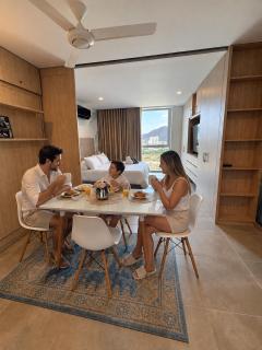 En el Rodadero, Hermoso y moderno Loft con Piscinas, vista al Mar, cerca de la Playa - 9