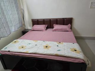 Cozy 2BHK Flat Family Friendly - 5