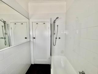 Comfy family home-15 mins to CBD & beach - 5