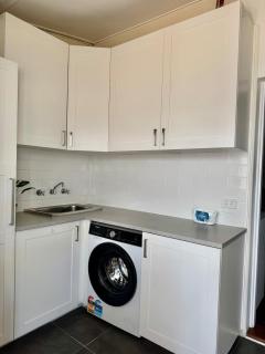 Comfy family home-15 mins to CBD & beach - 6