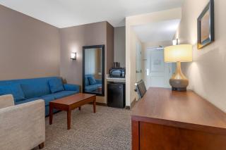 Comfort Suites Woodland - Sacramento Airport - 1