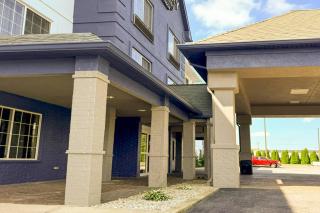 Country Inn & Suites by Radisson, Lima - 8