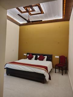 Nidhivan Palace - 3