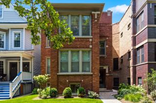 Comfortable Vintage North Side Retreat for 8 - 6