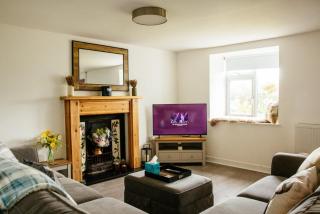 Parking -Sleeps 6-3 Bedroom -New Interior - 6