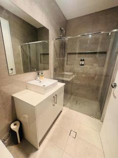 The House of Joy -Glenelg Beach Getaway - 4