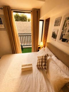 HLapuz Suites at Arc Towers Condominium 603 - 4