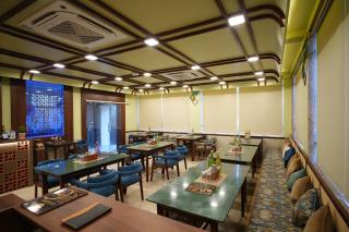 Hotel Shreshth Inn - 3