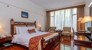 Golden Lustre Hotel - 6